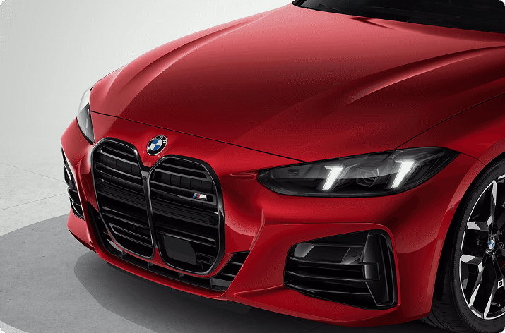 Close up of the BMW 4 Series kidney grille with high-gloss black frame