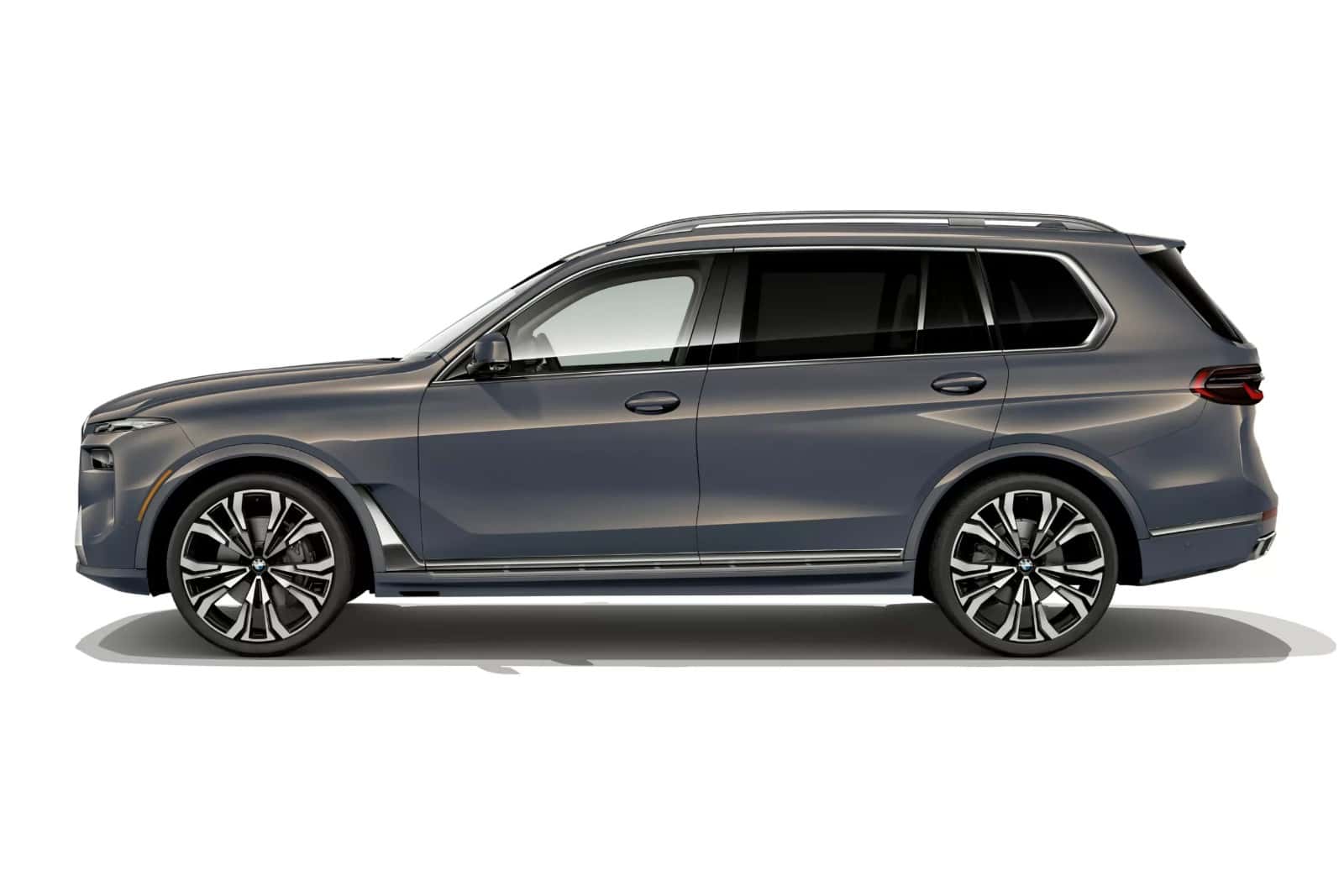Side profile of the BMW X7