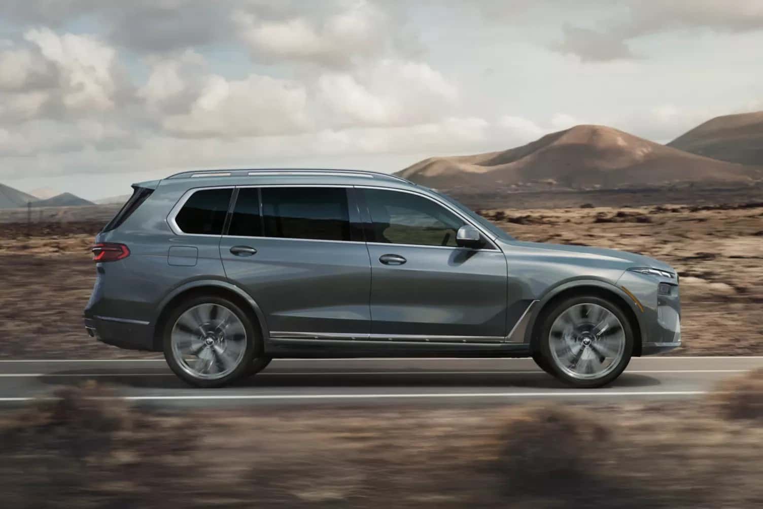 2027 BMW X7 driving through the desert