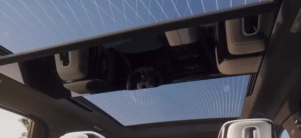 Panoramic Sky Lounge LED Roof illuminated in the BMW 7 Series