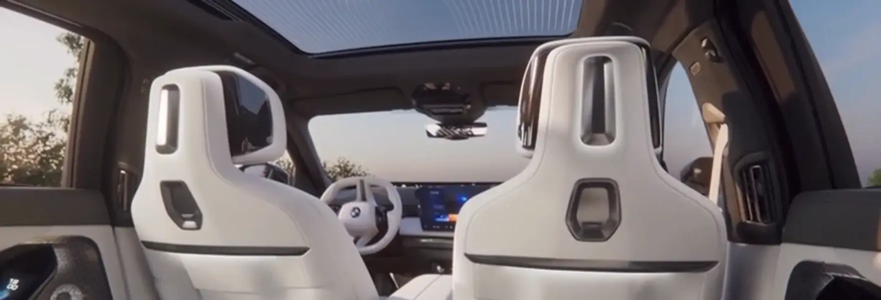 31.3 inch 8K BMW Theatre Screen extended in the rear of the 7 Series