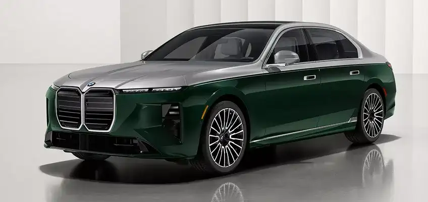 BMW 7 Series in Vancouver Green Metallic with Space Silver Metallic two-tone paint