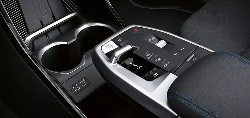 Gear selector of the 2027 BMW X1 with its 7-speed dual clutch transmission