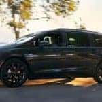 2019-Chrysler-Pacifica-09-300x150