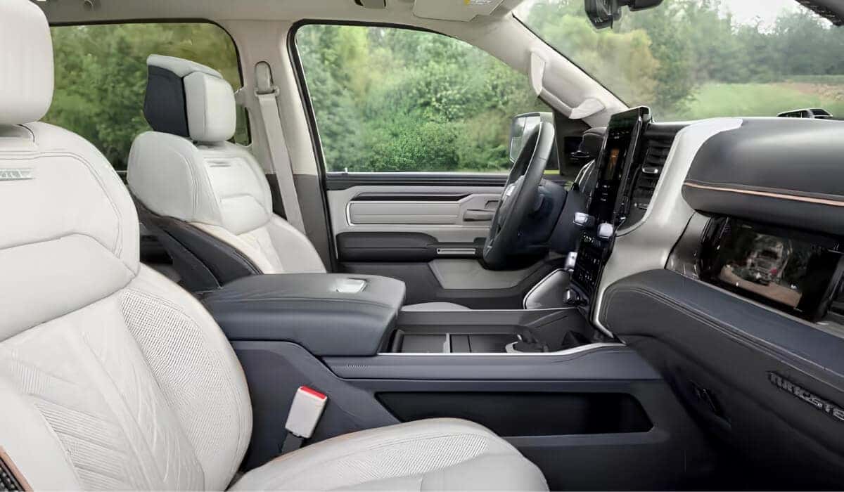 2027 RAM 1500 REV Trims