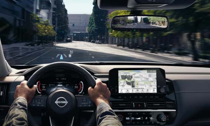 2022 Nissan Pathfinder interior front tech
