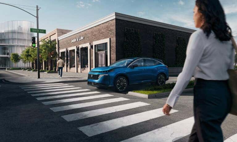2026 Nissan Murano Exterior Stopped At Intersection