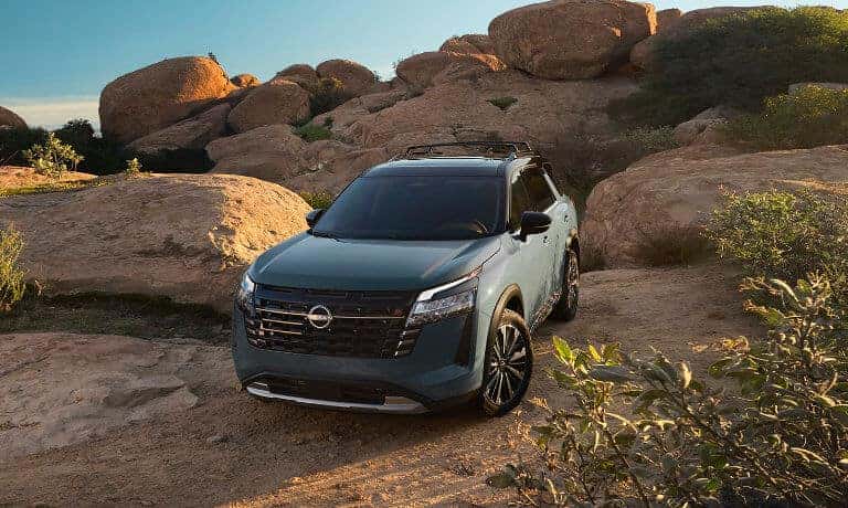 2026 Nissan Pathfinder Exterior Off-roading On Rocks
