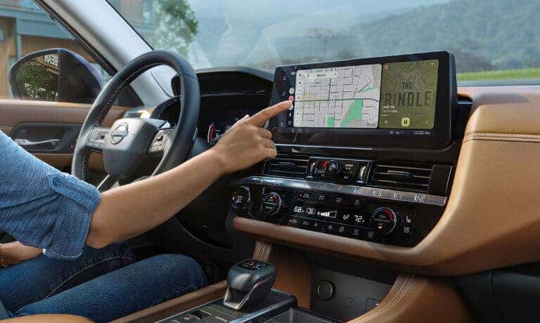 26Nissan-Pathfinder-InteriorInfotainmentSystem