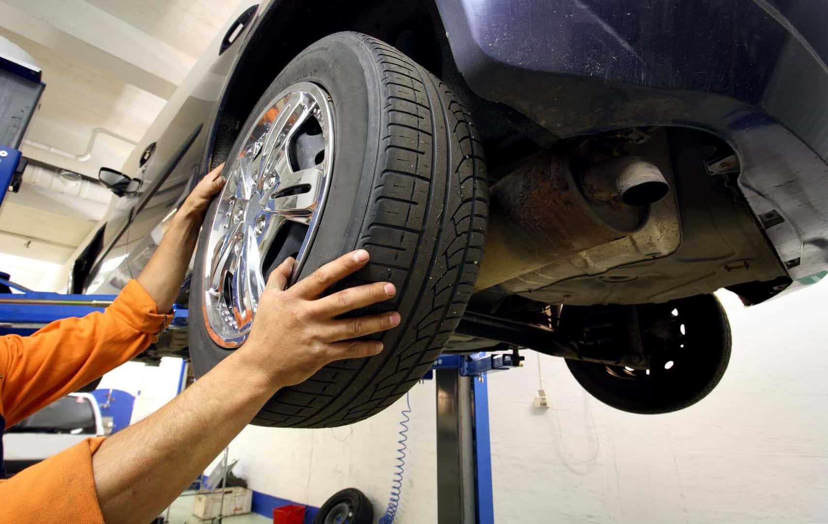 Wheel Balancing vs. Wheel Alignment Land Rover Richfield