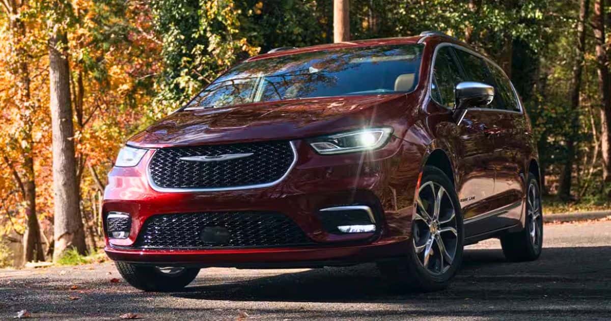 The 2026 Chrysler Pacifica for sale in Festus, MO at Lucas Smith Chrysler Center