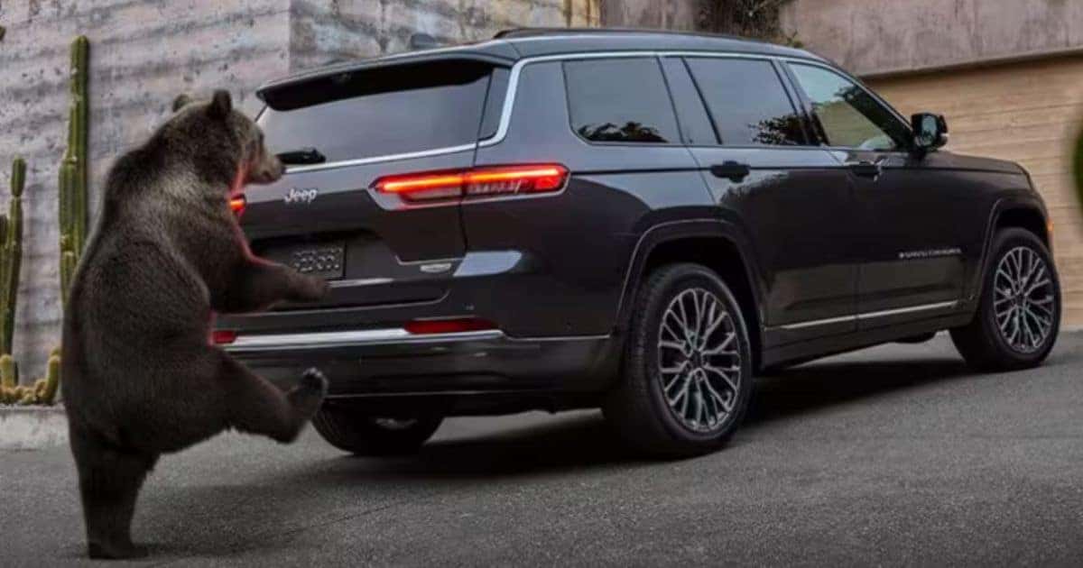 The available hands-free power liftgate in the 2026 Jeep Grand Cherokee
