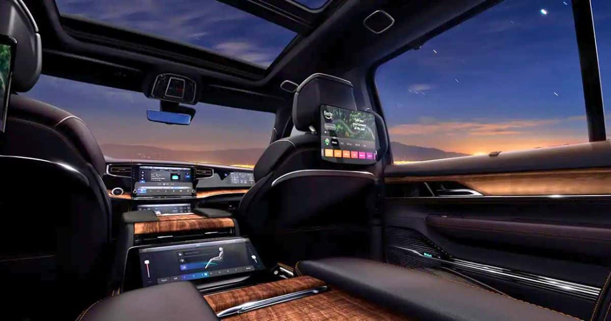 Luxury interior and tech features of the 2026 Jeep Grand Wagoneer cabin