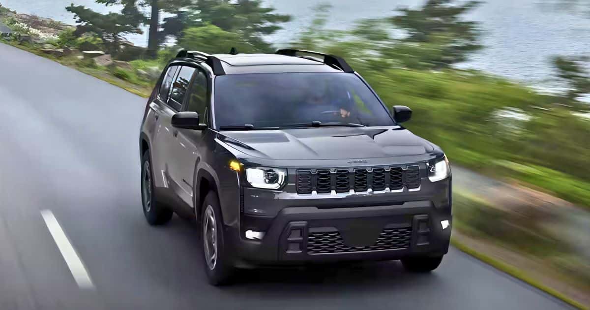 The 2026 Jeep Cherokee has a 1.6l I4 turbo hybrid engine producing 210 hp