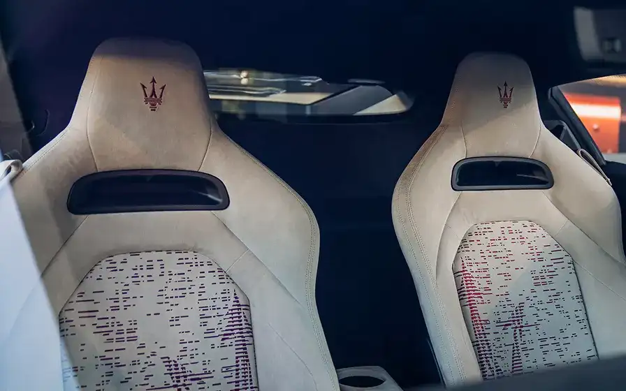 mcpura-front-seats-overview-desktop
