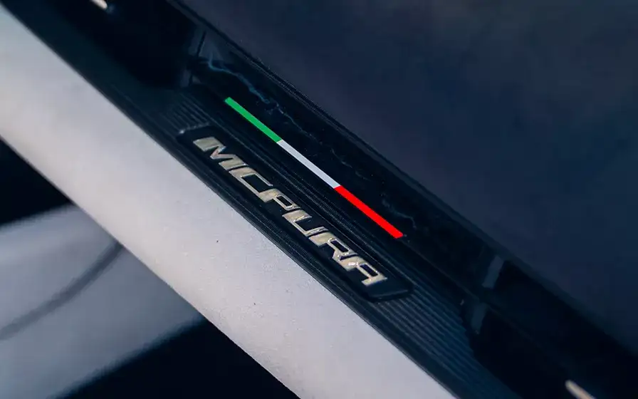 mcpura-interior-detail-desktop