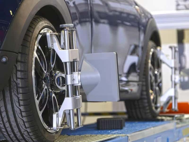 How to Identify When your car needs a Wheel Alignment Service