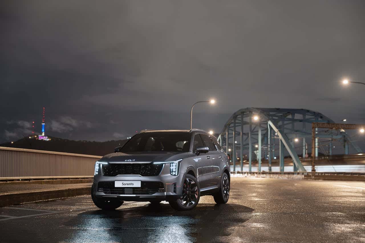 Silver-Kia-at-Night