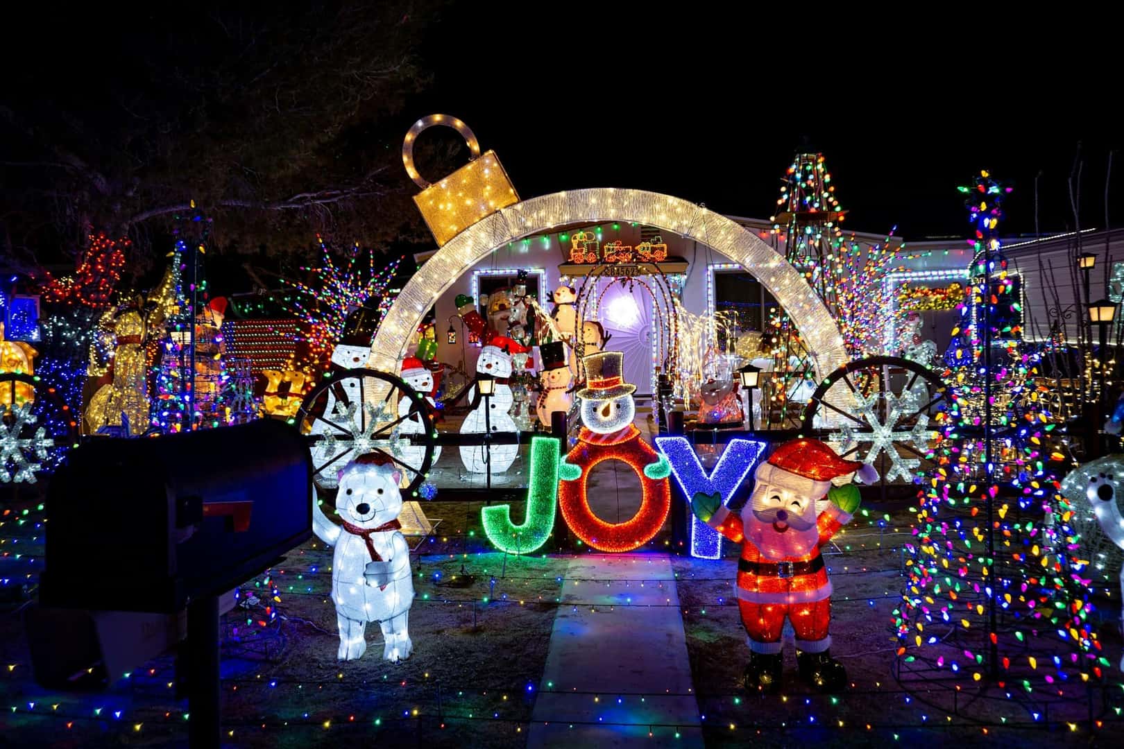 Best Places to See Christmas Lights in Massachusetts | Pride Kia of Lynn