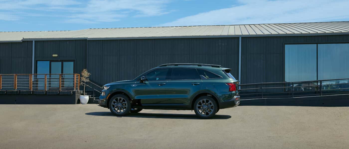 2026 Kia Sorento side view by building