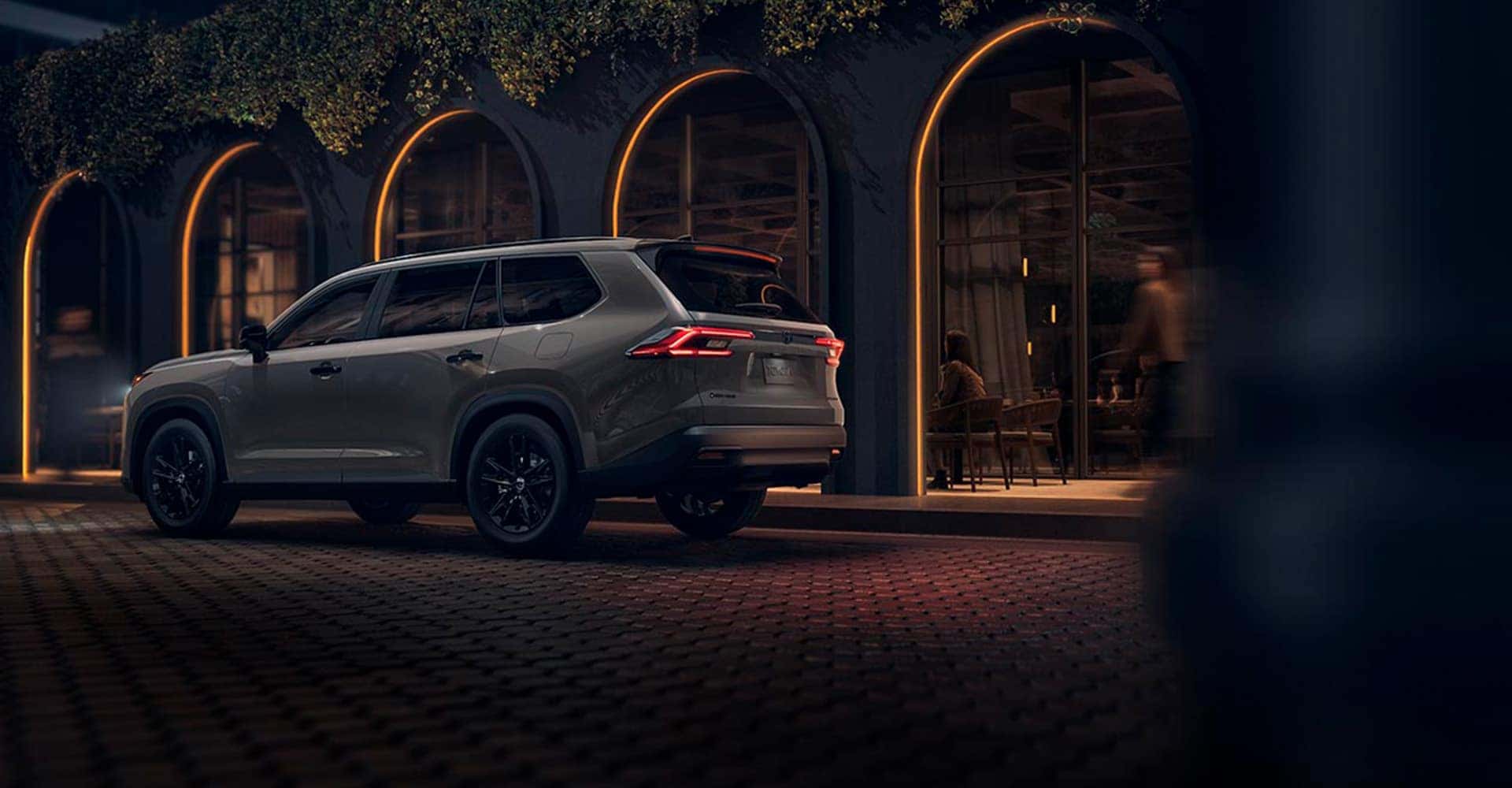 Grand Highlander Hybrid Limited AWD EXTERIOR IMAGE