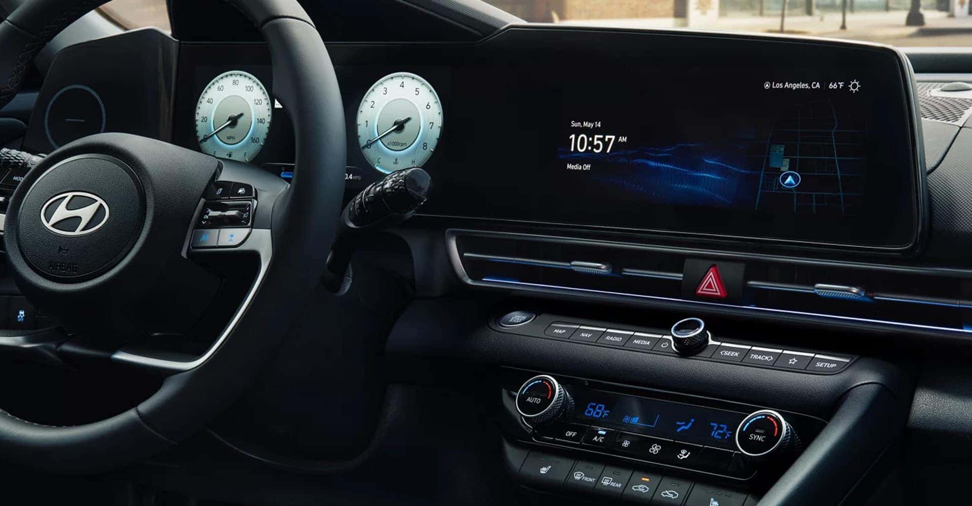 2025 Hyundai Elantra display