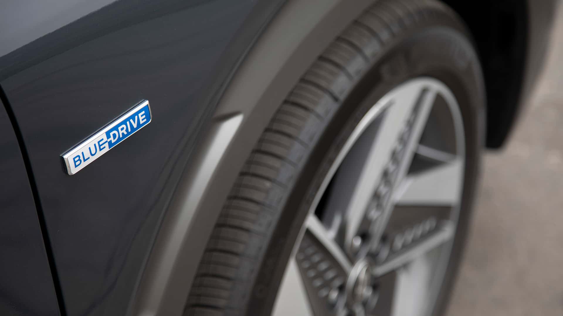 Blue-Drive Insignia on 2025 Hyundai NEXO Fuel Cell