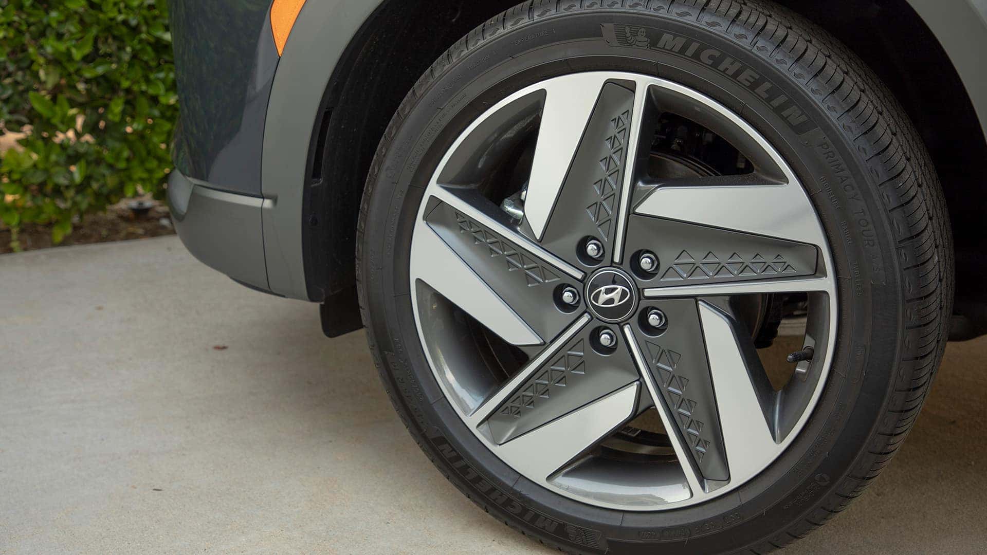 Close Up of 2025 Hyundai NEXO Fuel Cell Rims