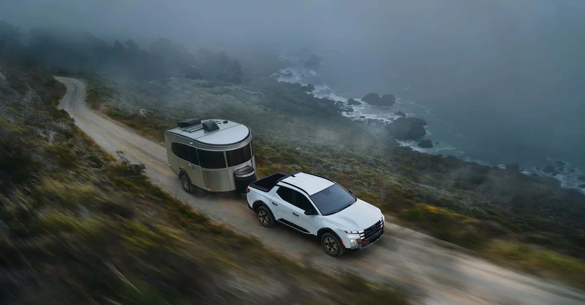 2026-Hyundai-Santa-Cruz-pulling-trailer
